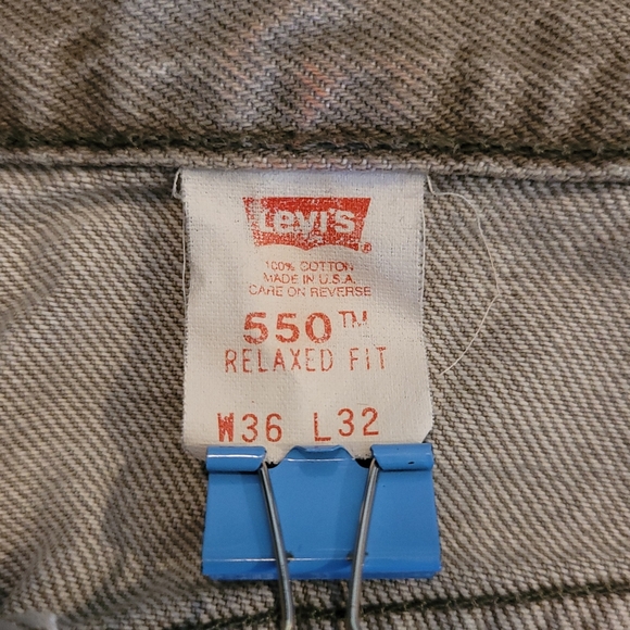 Vintage 1999 Levi's 550 Relaxed Fit Green Khaki Jeans, size 36x32 - Picture 5 of 9